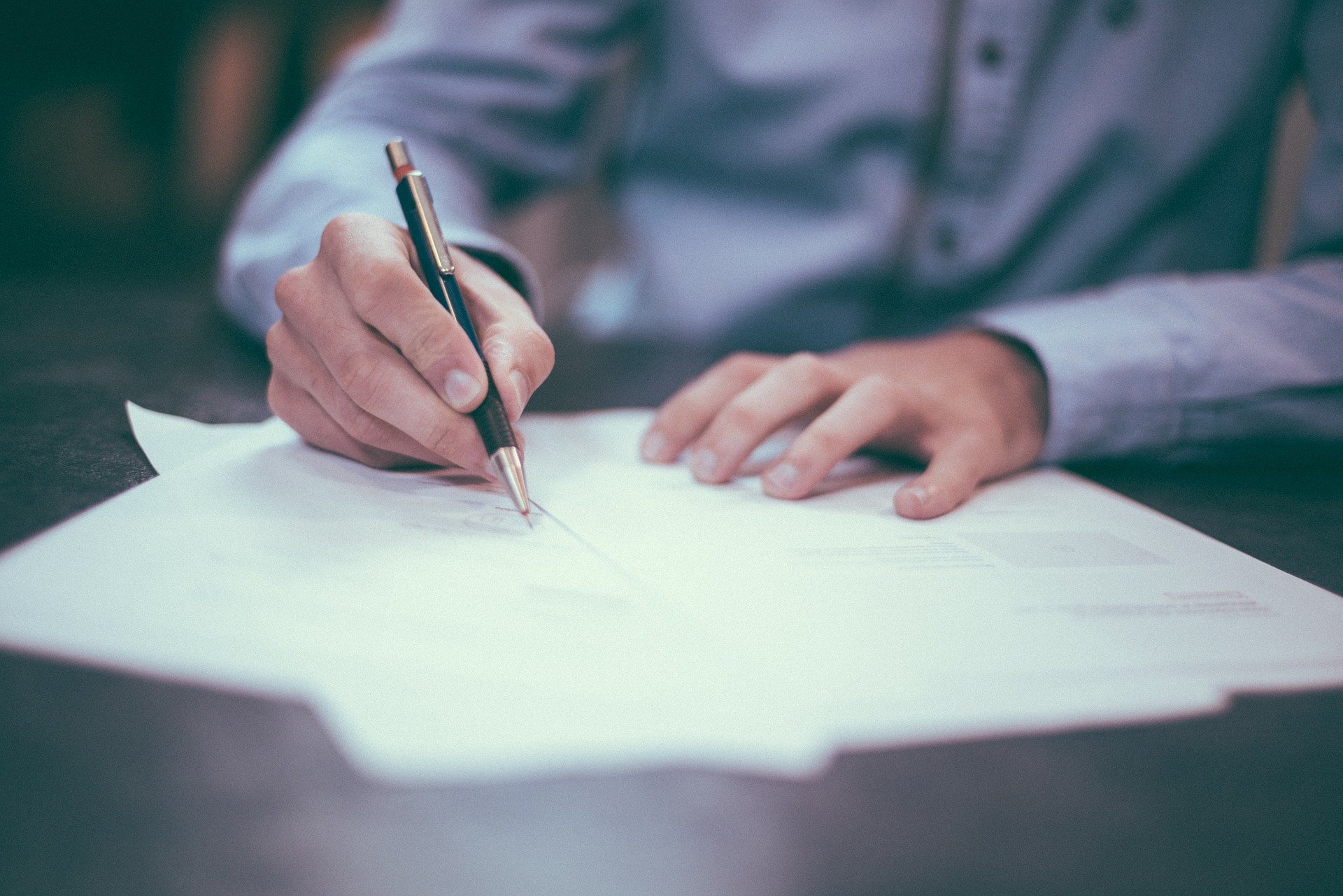 Le contrat étudiant - JURISLUX JURISLUX